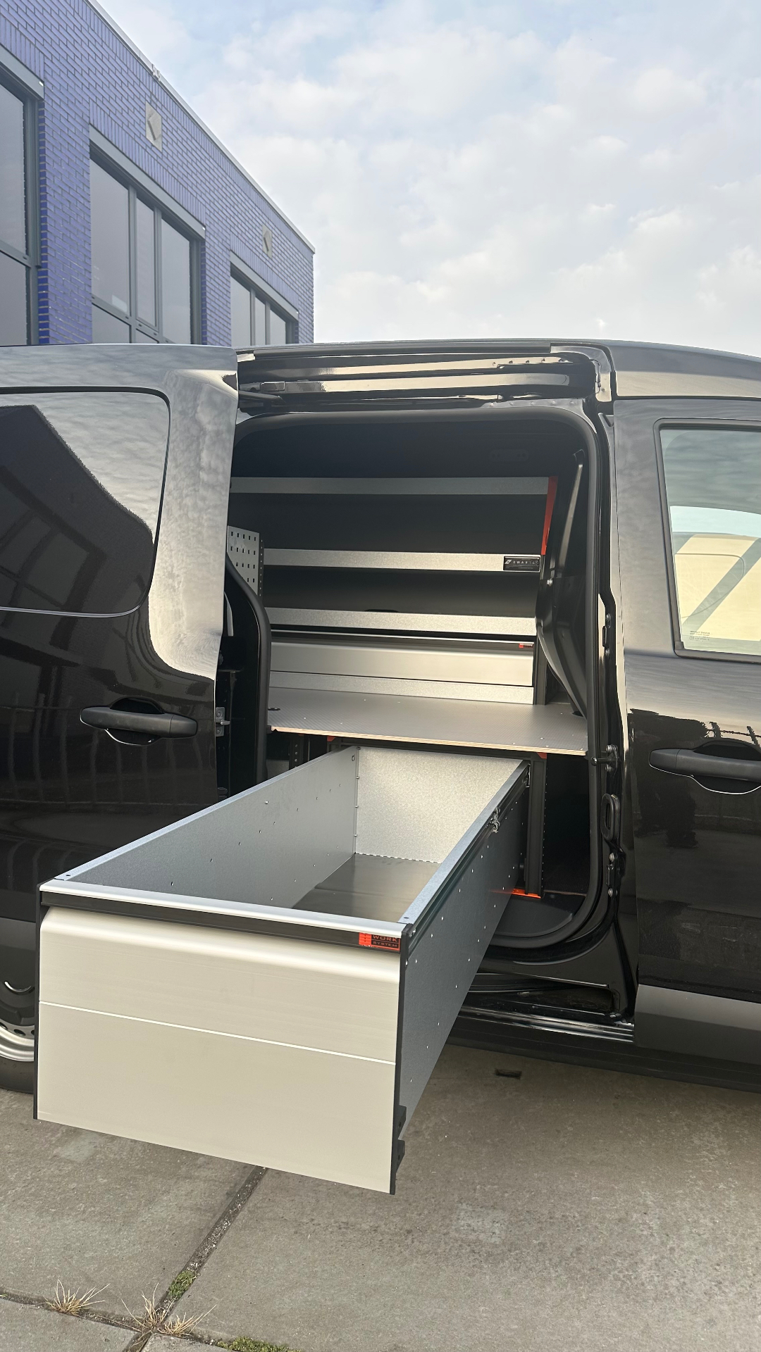 Servicebus hovenier | Renault Express | Zwartec | Zwartec ...